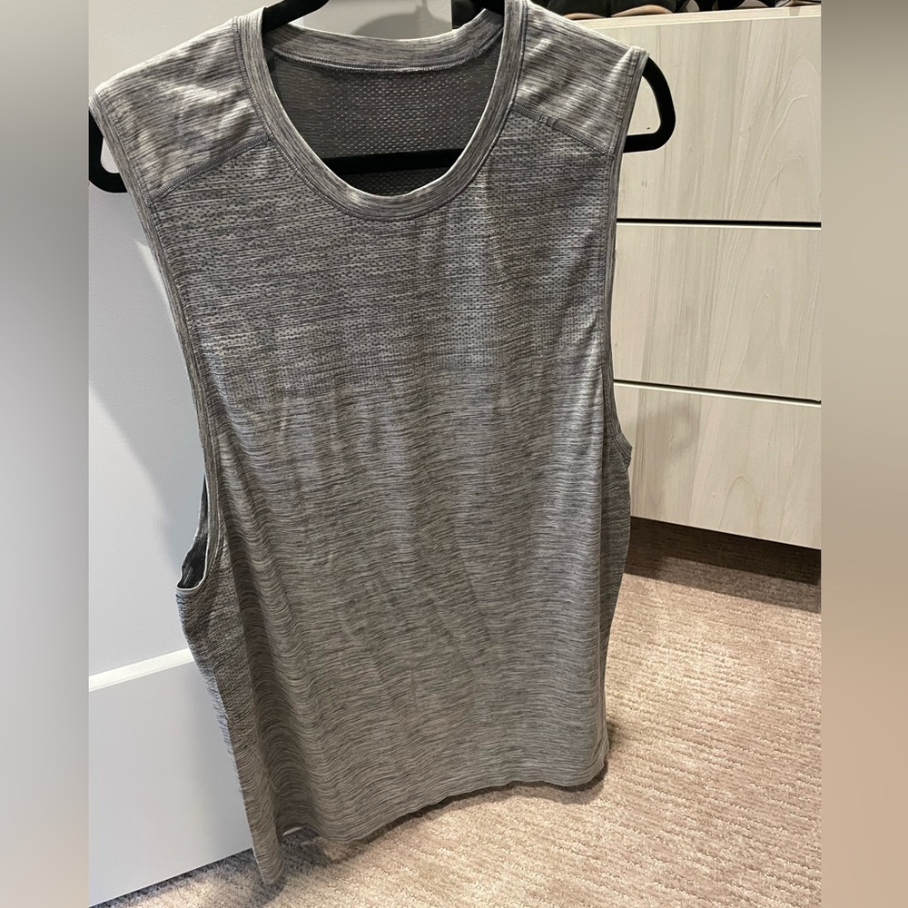 Men’s Lululemon Ventilated Tank - XL